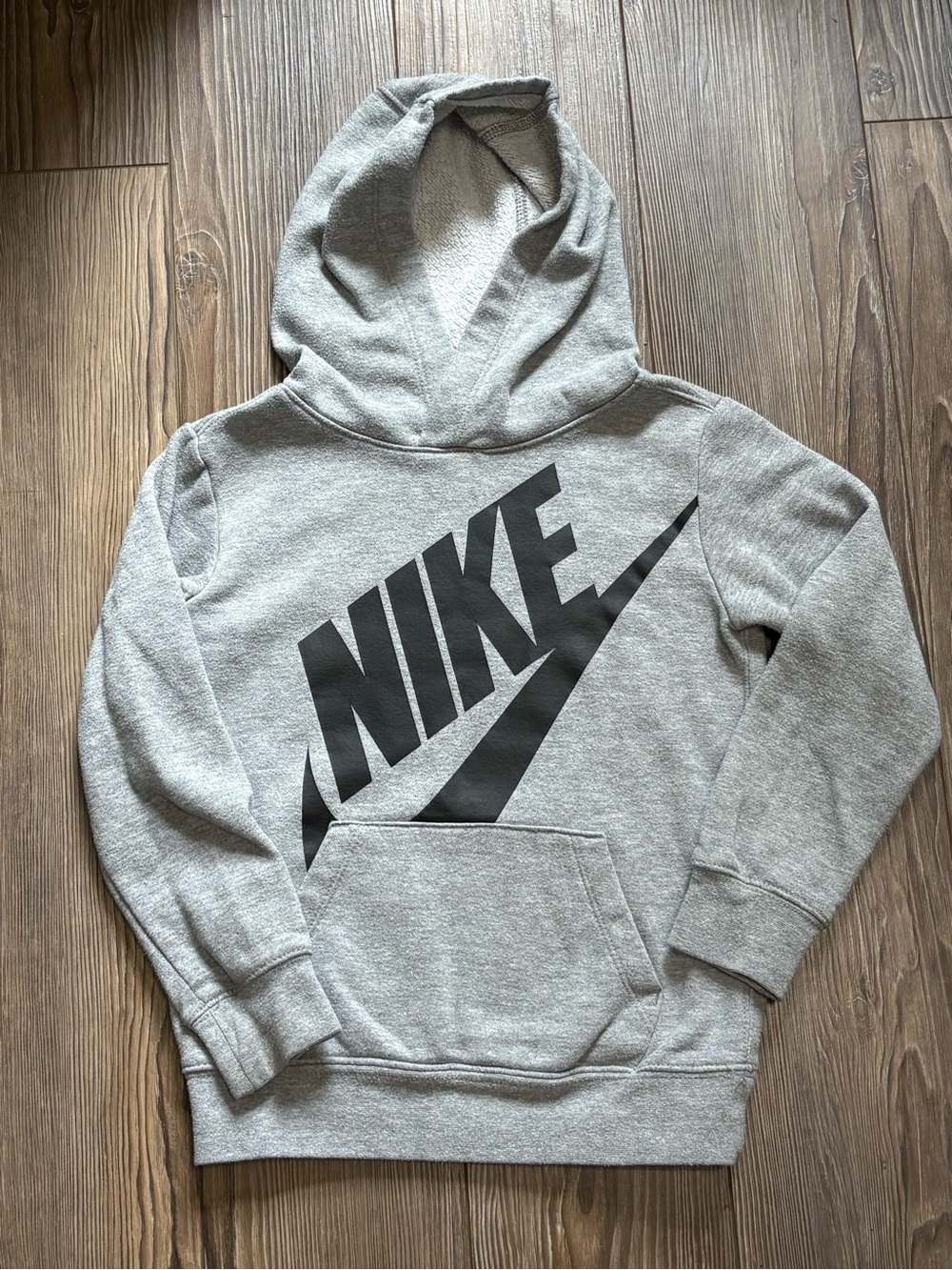 Nike Kids Hoodie Grey Black Big Spellout Logo Pullover Sweatshirt Size 6 5-6 Yrs
